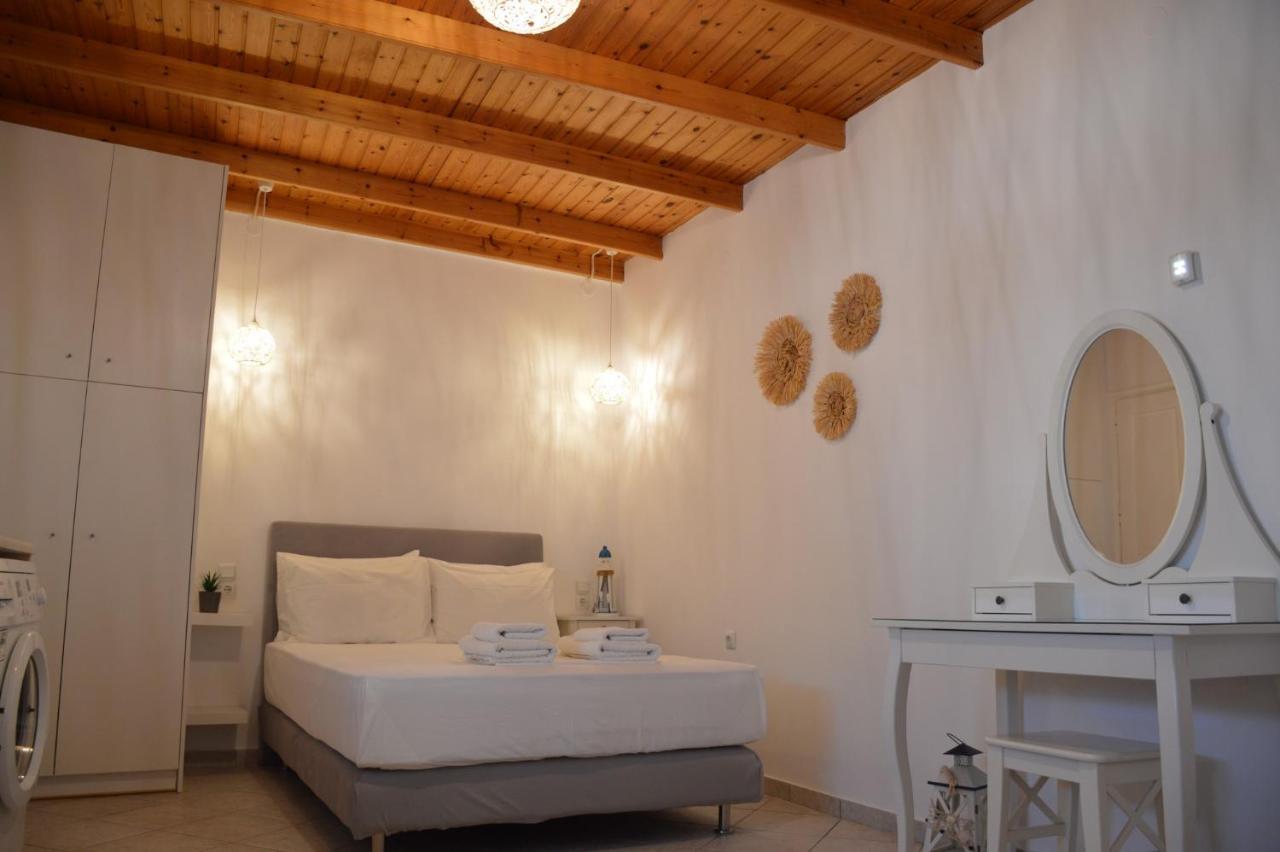 Cute Studio In Milos Trypiti Bagian luar foto