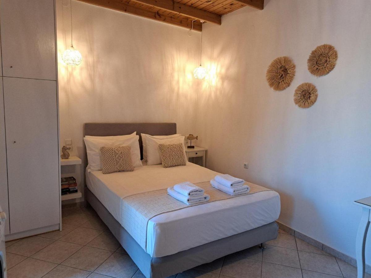 Cute Studio In Milos Trypiti Bagian luar foto